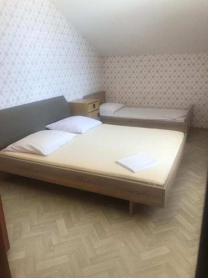 Big 4-Bedroom Apartment Perica, Ποντστράνα Εξωτερικό φωτογραφία