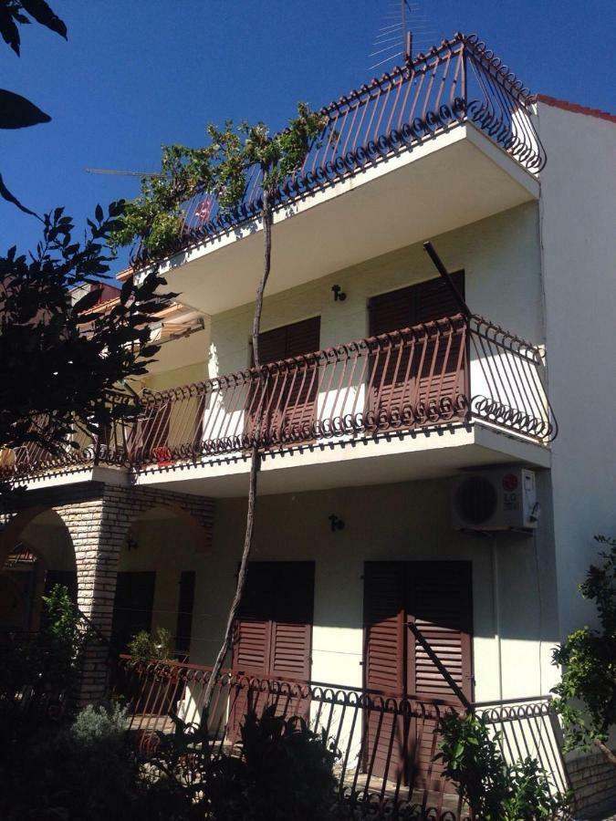Big 4-Bedroom Apartment Perica, Ποντστράνα Εξωτερικό φωτογραφία