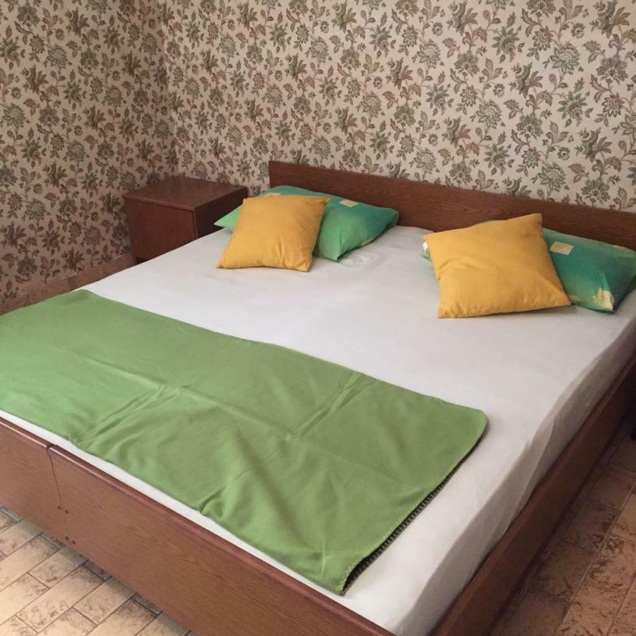 Big 4-Bedroom Apartment Perica, Ποντστράνα Εξωτερικό φωτογραφία
